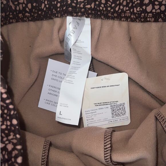 New Fabletics Cozy Fleece Wide Leg Sweatpant Cacao Spotted Animal size L - Picture 6 of 9